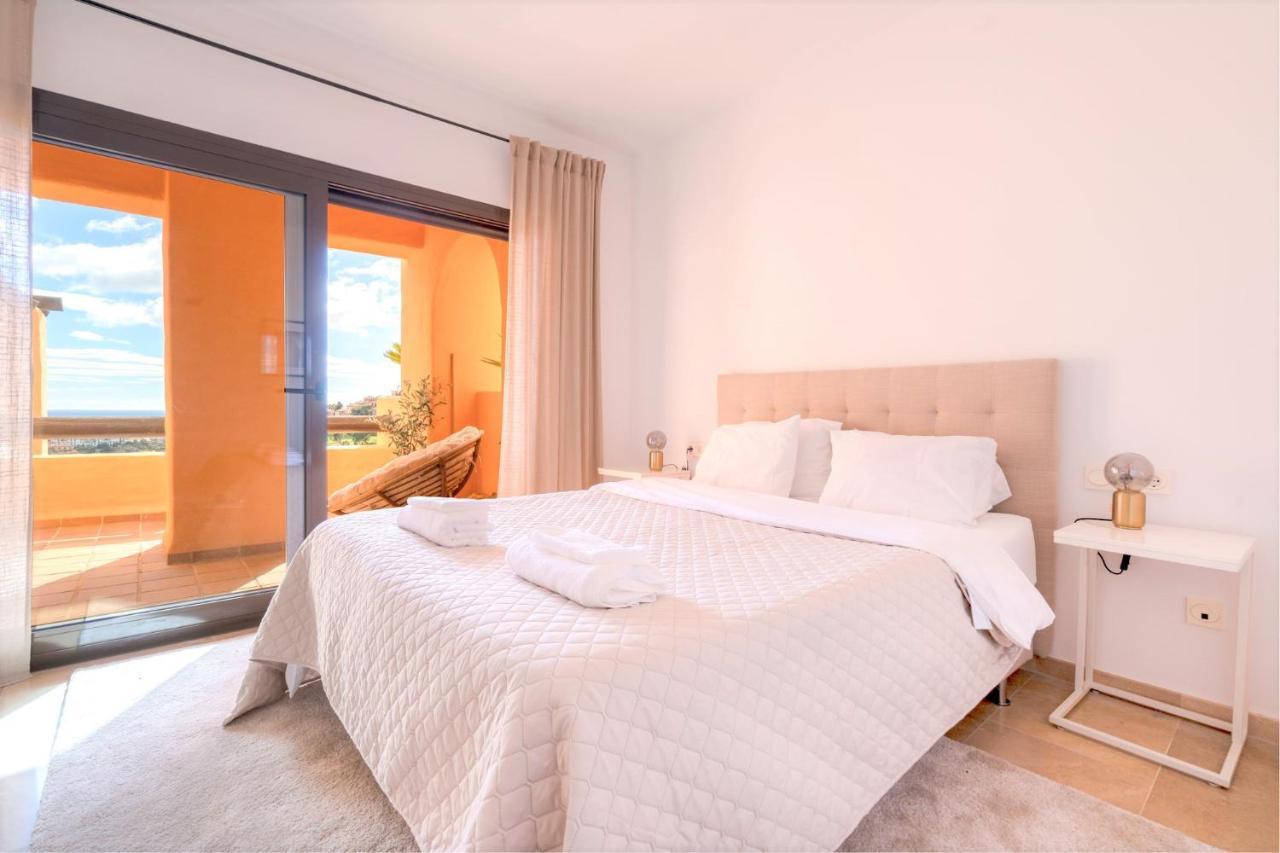 9 Penthouse With Amazing Sea Views, Close To Golf Manilva Duquesa 外观 照片